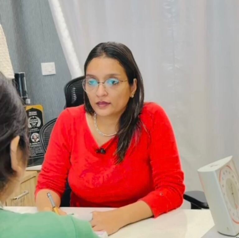 doctor consulting - Gynaecology Services In Mansa